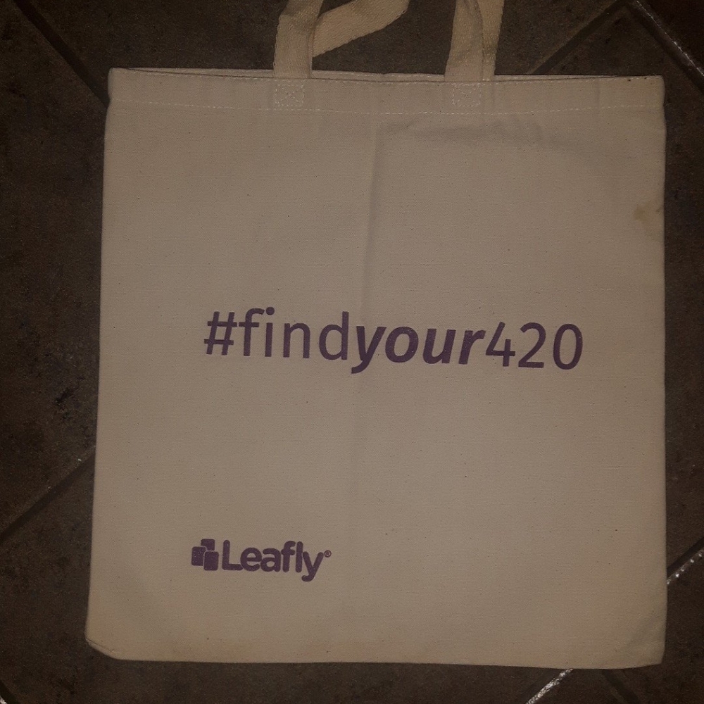 ๐ 5 for 15 - Leafly Cloth Tote Bag - Picture 2 of 4